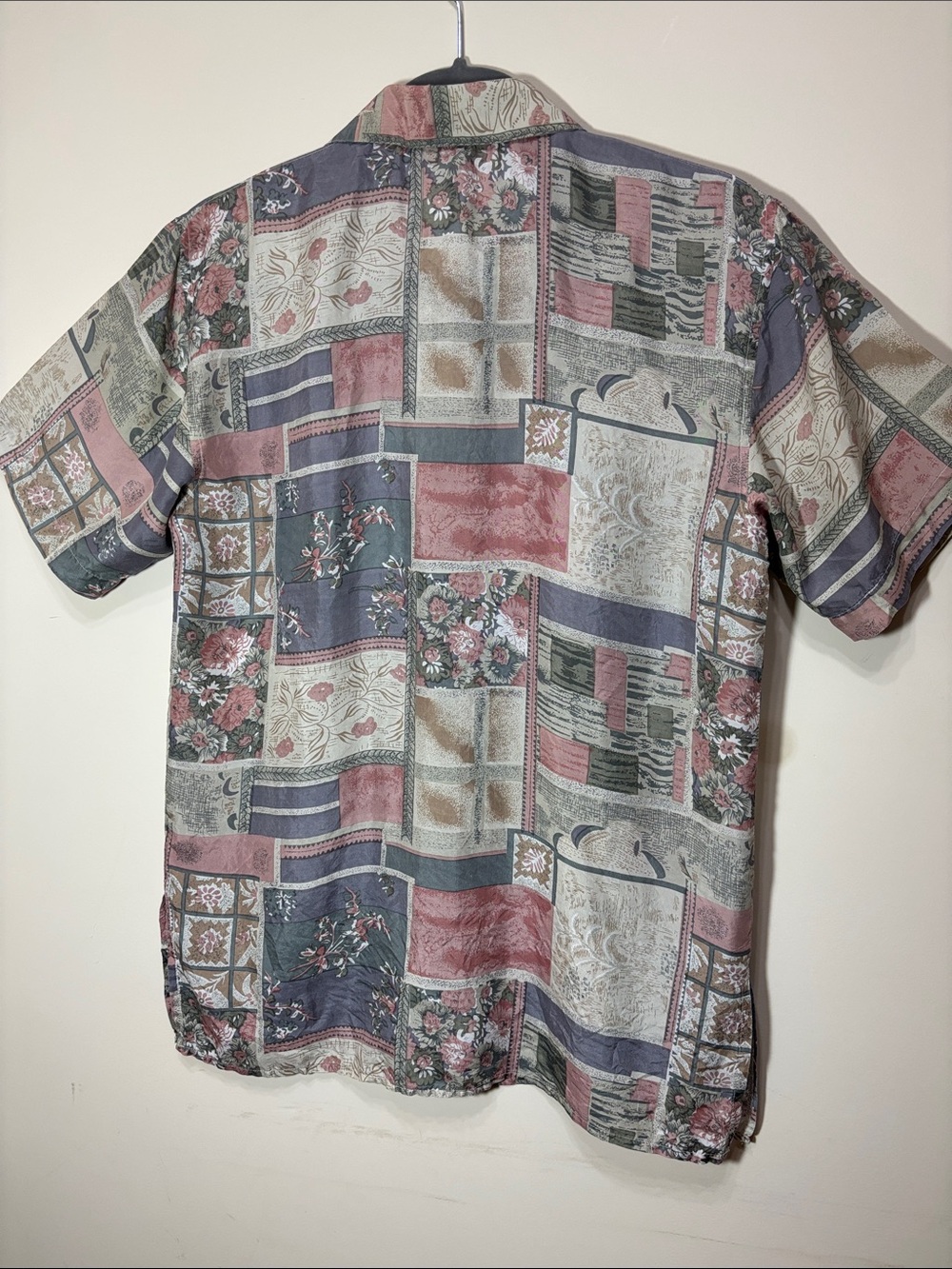 100% Silk Stunt Petite Vintage Patchwork Floral Short-Sleeve Shirt - Multicolor - Picture 4 of 8